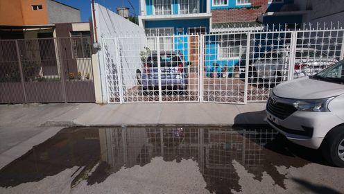 Brotan Aguas Negras Por Alcantarillas Y Viviendas En La Estrella El