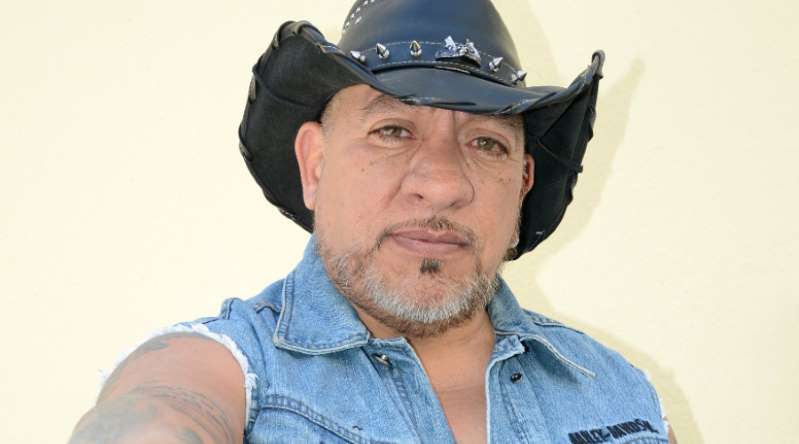 Carlos Trejo propina golpiza al youtuber Rey Grupero - El ...