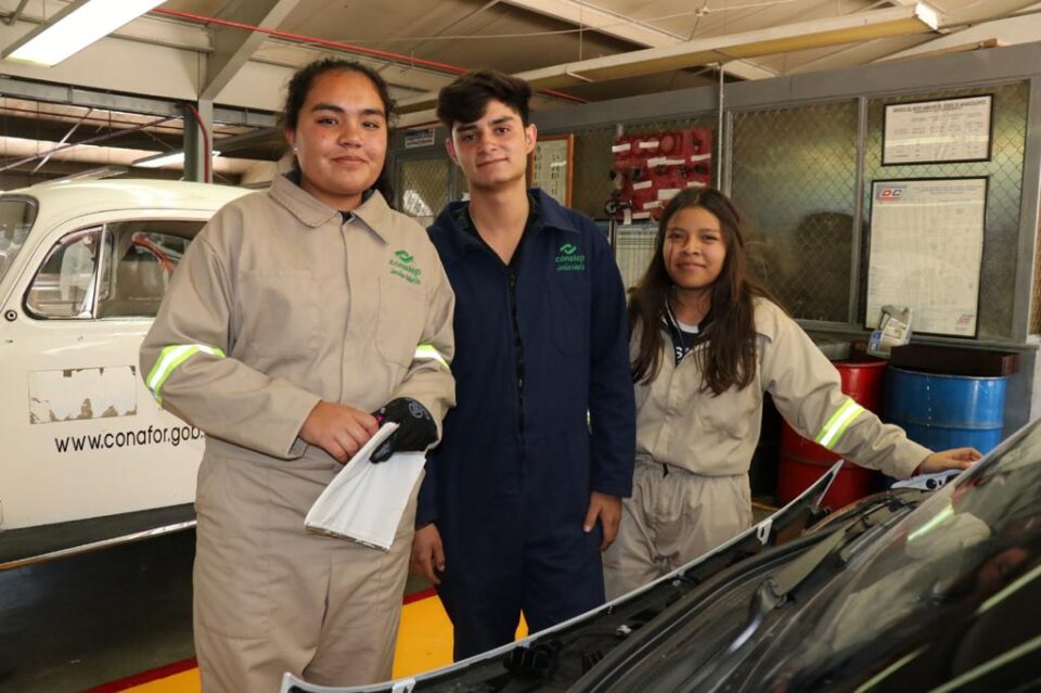 estudiantes escuela secundaria educación jovenes