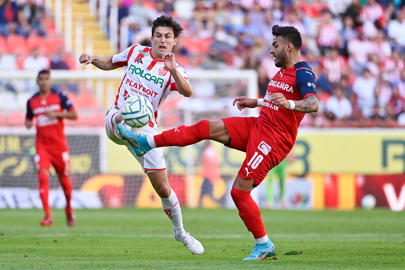 Chivas aplasta a Necaxa en Aguascalientes – El Clarinete